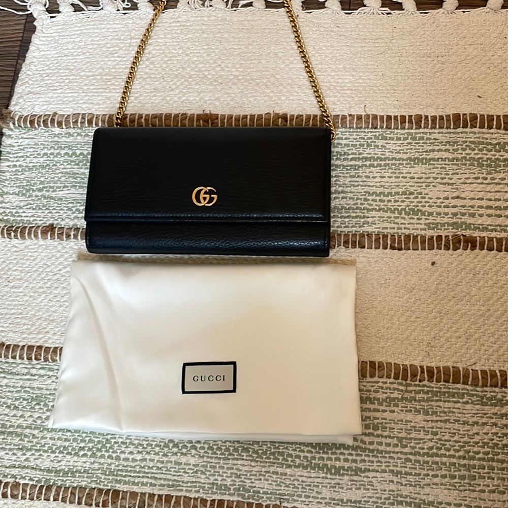 GUCCI Marmont black leather wallet chain bag.           Authentic!!!